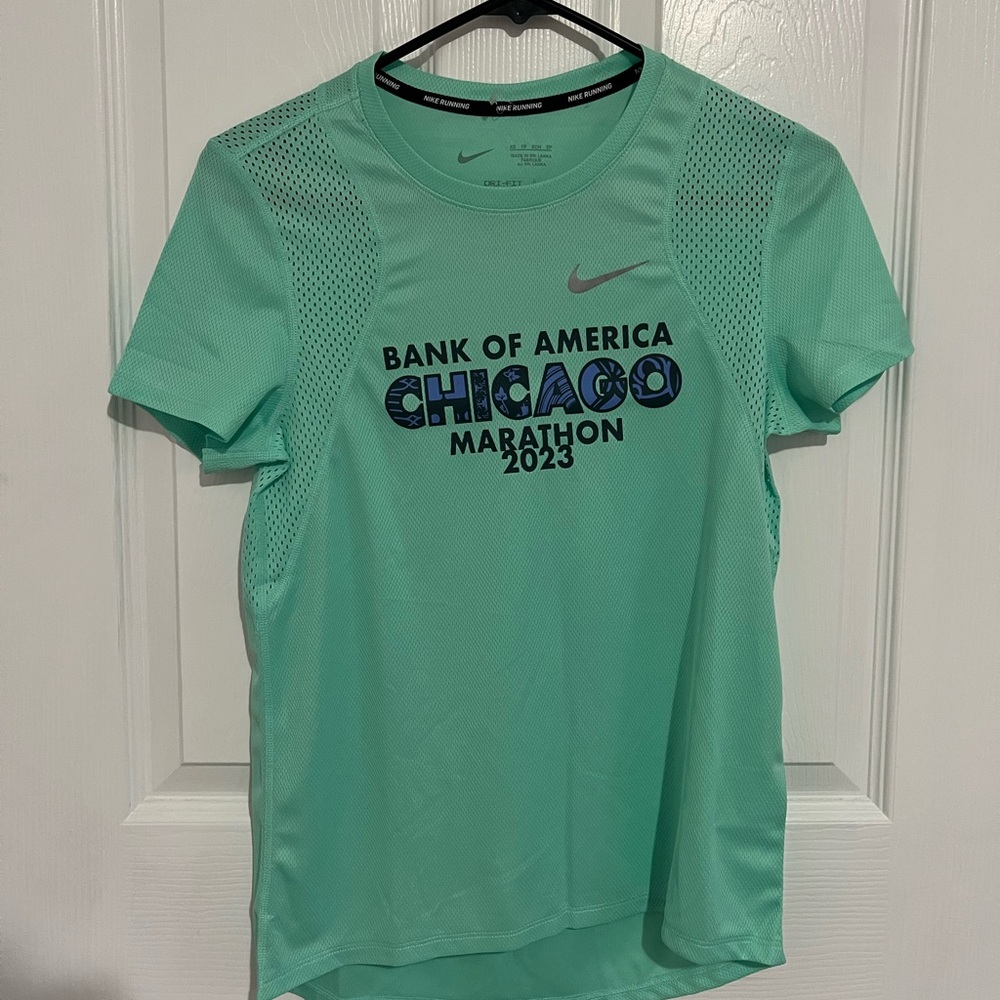 BOGO❗️Nike Mint Green Chicago Marathon Tee
